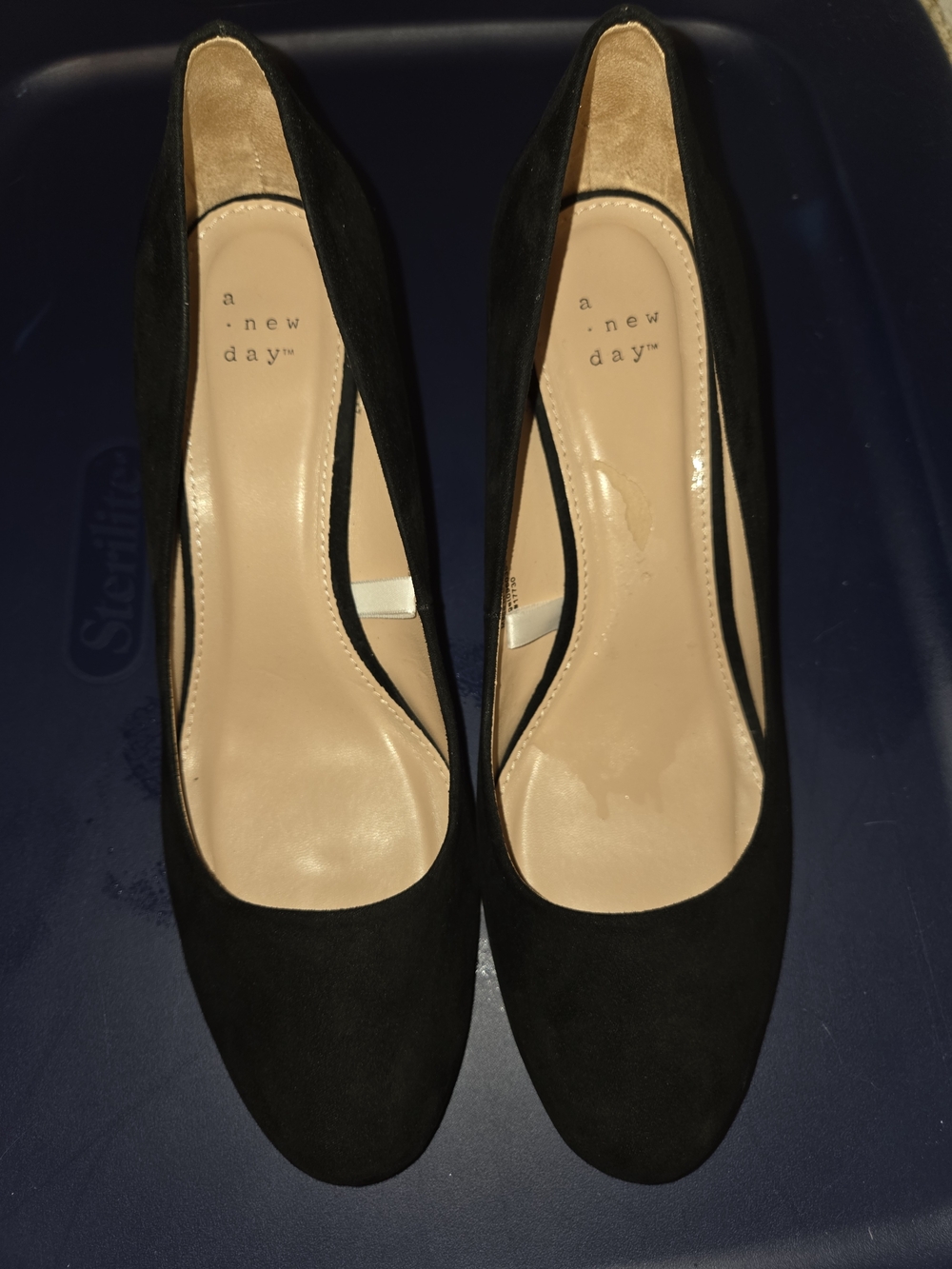 a new day Black Suede Round-Toe Heels